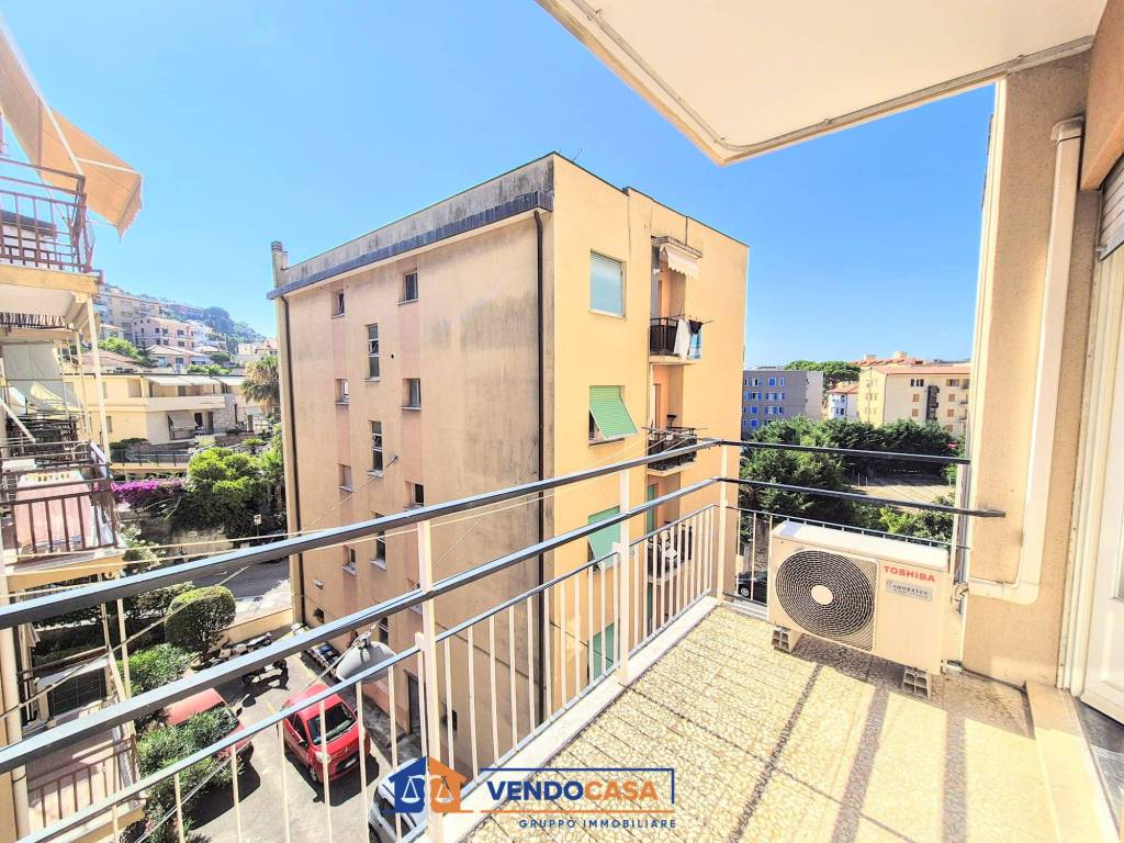Appartamento a Finale ligure in Via delle Azalee - Foto 3
