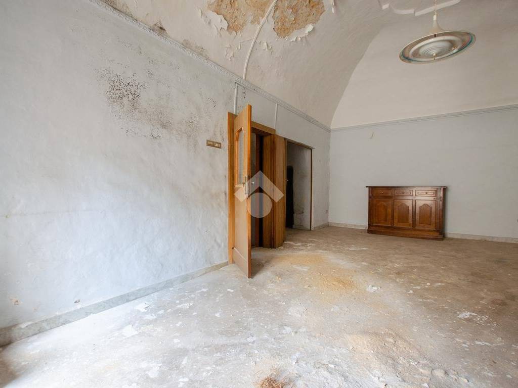 Casa indipendente a Gioia del colle in Via Rondine, 8 - Foto 4