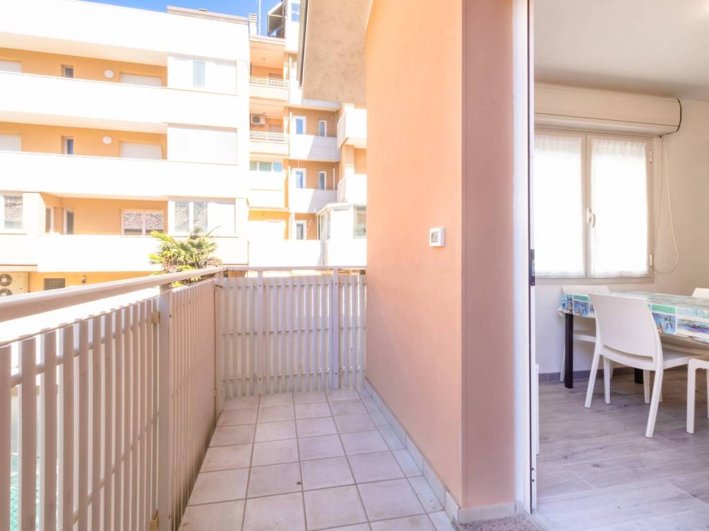 Appartamento a Lignano sabbiadoro in Via Miramare, 44 - Foto 2