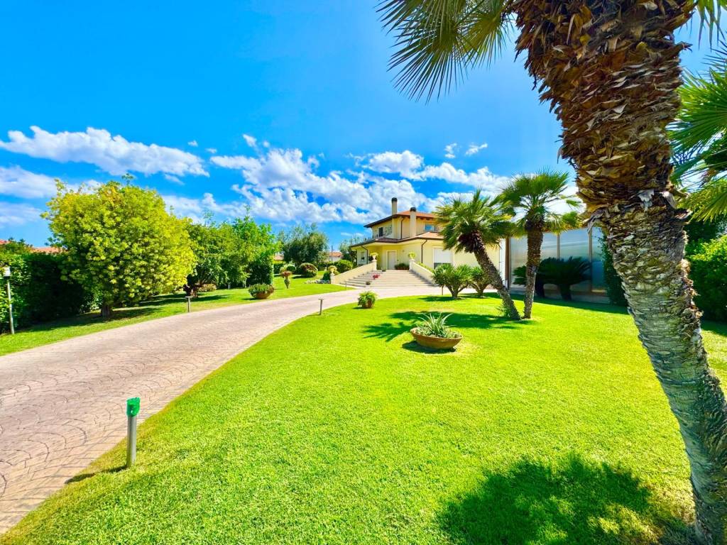 Villa a Giulianova in Via Fonte San Flaviano - Foto 2