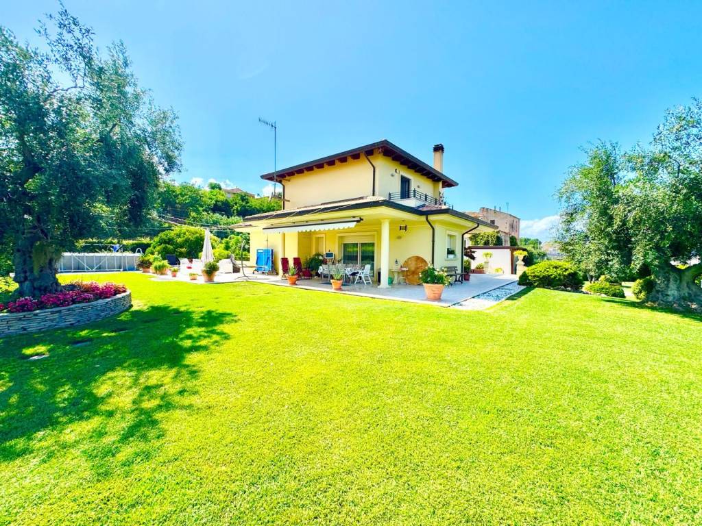 Villa a Giulianova in Via Fonte San Flaviano - Foto 3