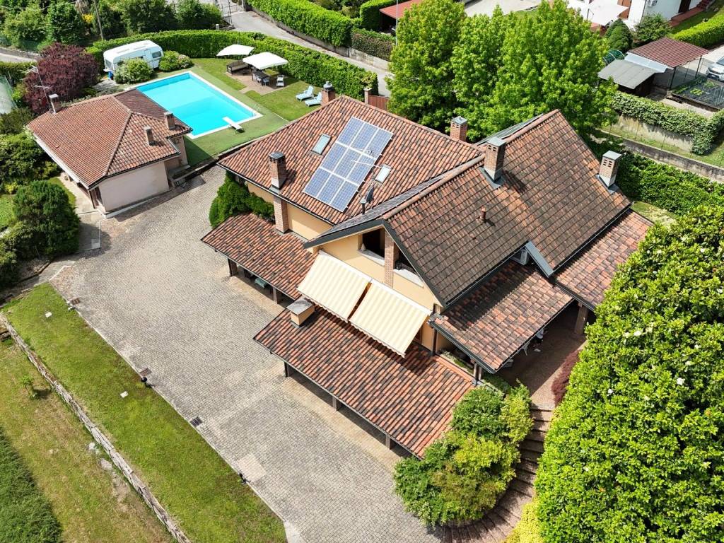 Villa a Merone in Via Don L. Guanella, 3 - Foto 2