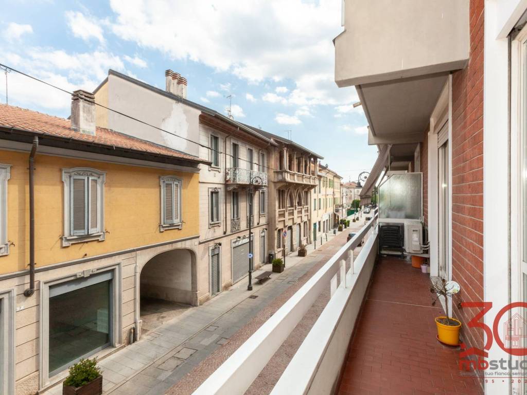 Appartamento a Tradate in Via Vittorio Veneto - Foto 3