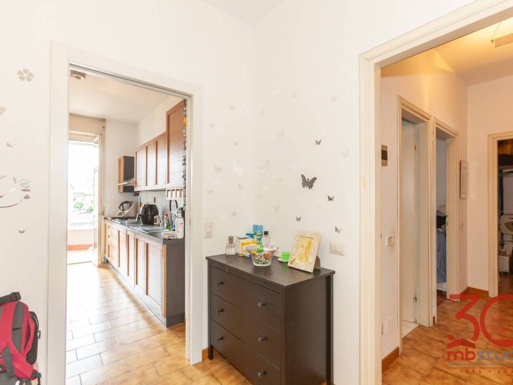 Appartamento a Tradate in Via Vittorio Veneto - Foto 4
