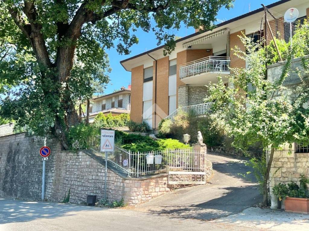 Appartamento a Assisi in Via S. Benedetto, 19 - Foto 4
