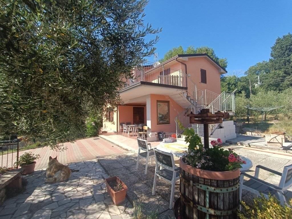 Villa a Passignano sul trasimeno in Vocabolo Pischiello - Foto 3