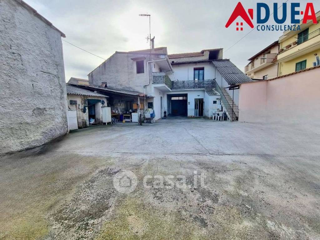 Villa a Cesa in Via Fratelli Bandiera - Foto 2