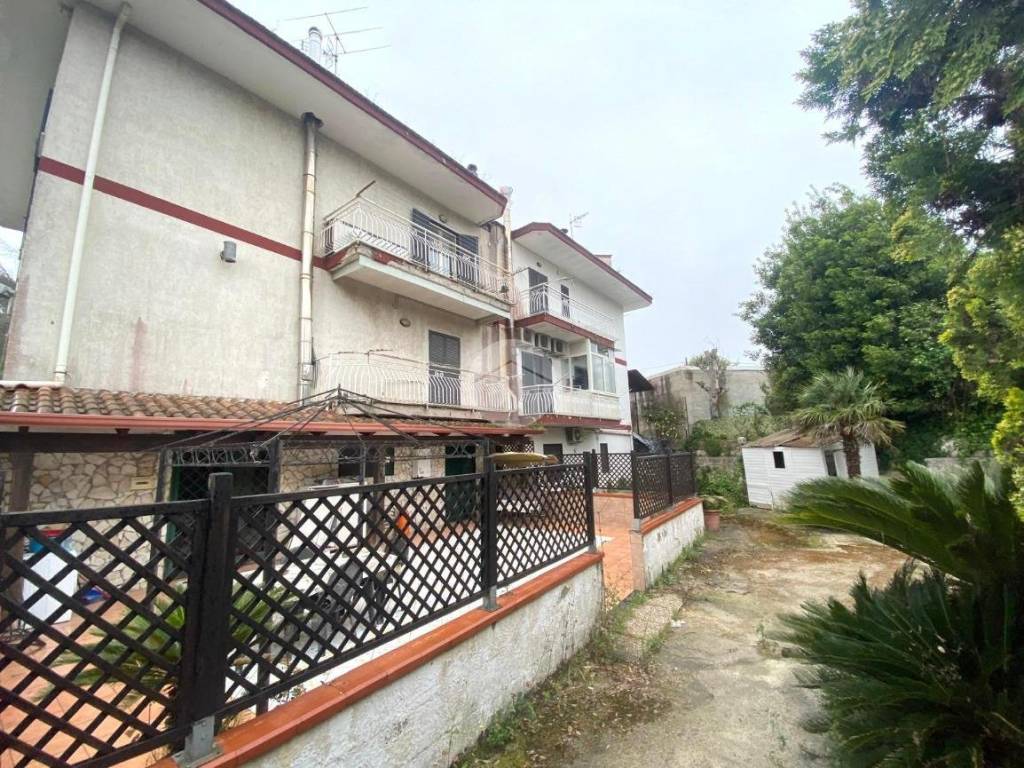 Villa a Napoli in Via Cupa Terracina, 206 - Foto 2