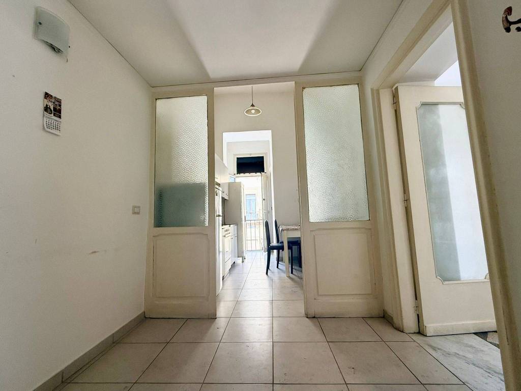 Appartamento a Napoli in Via Benedetto Cairoli, 29 - Foto 2