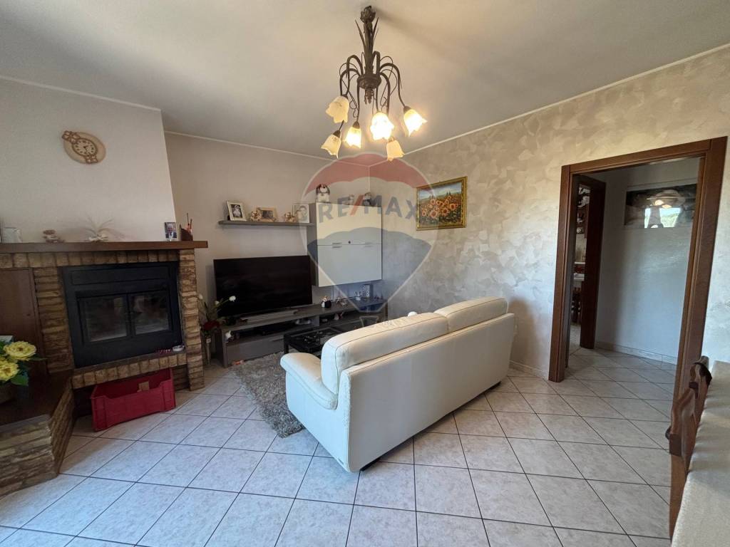 Appartamento a Mozzagrogna in Via Principale, 189 - Foto 2