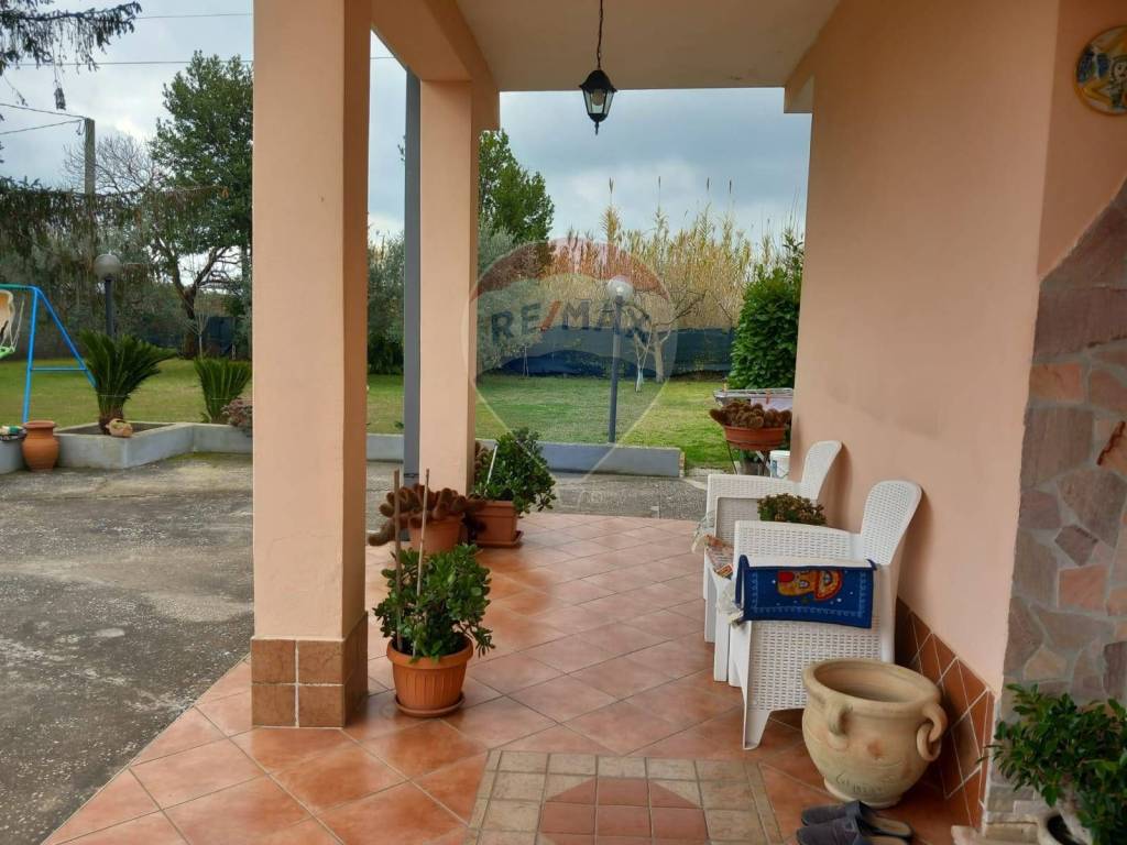 Villa a Aprilia in Via Pietri - Foto 3