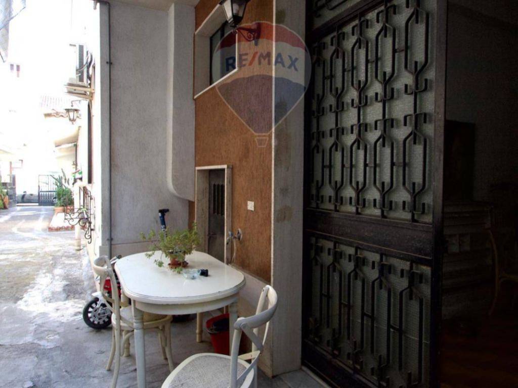 Casa indipendente a Aci castello in Via Manganelli, 6 - Foto 2