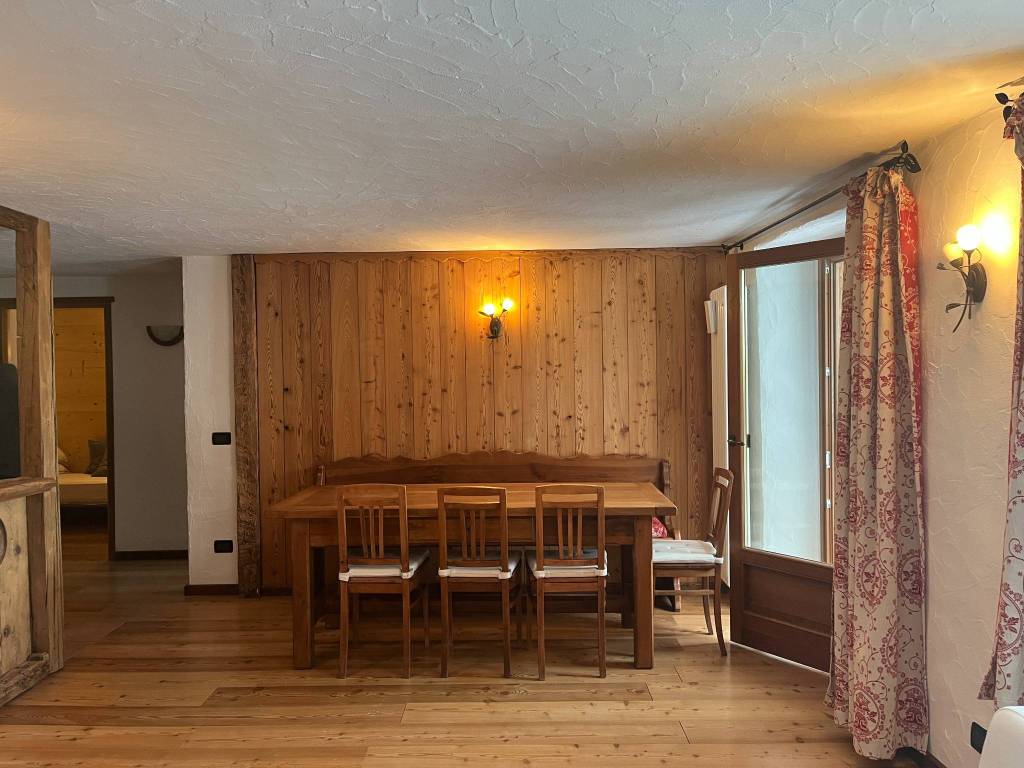 Appartamento a Courmayeur in Via Santa Barbara, 8 - Foto 2