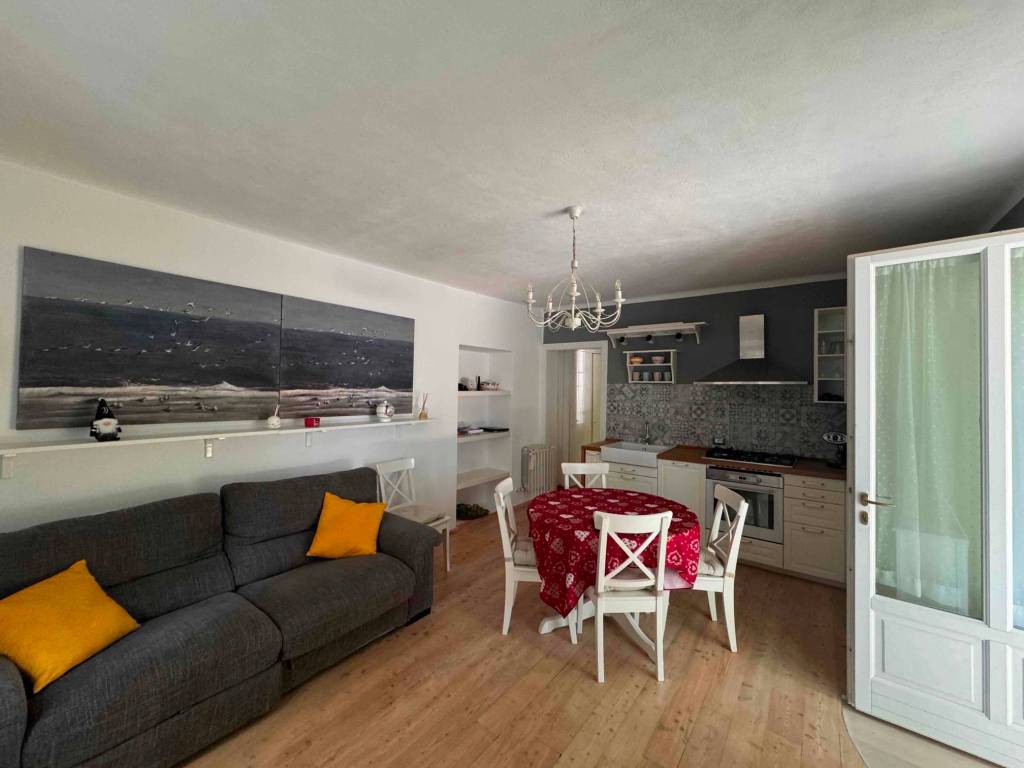 Appartamento a Luvinate in Via Giovanni Battista Bertini, 5 - Foto 2
