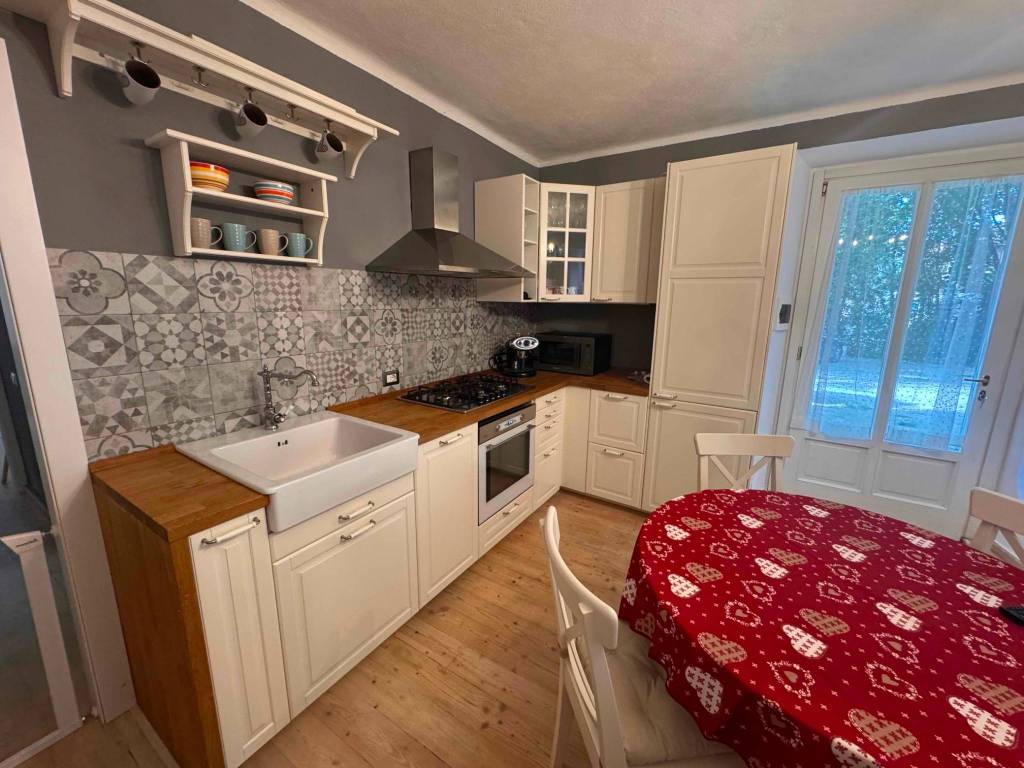 Appartamento a Luvinate in Via Giovanni Battista Bertini, 5 - Foto 4