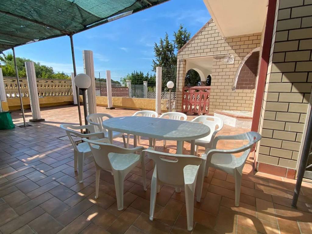 Villa a Porto cesareo in Via Castrignano Del Capo S.N.C. - Foto 3