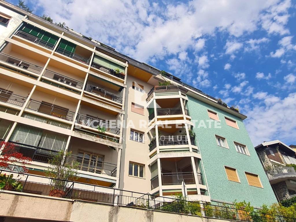 Appartamento a Como in Via Francesco Crispi - Foto 2
