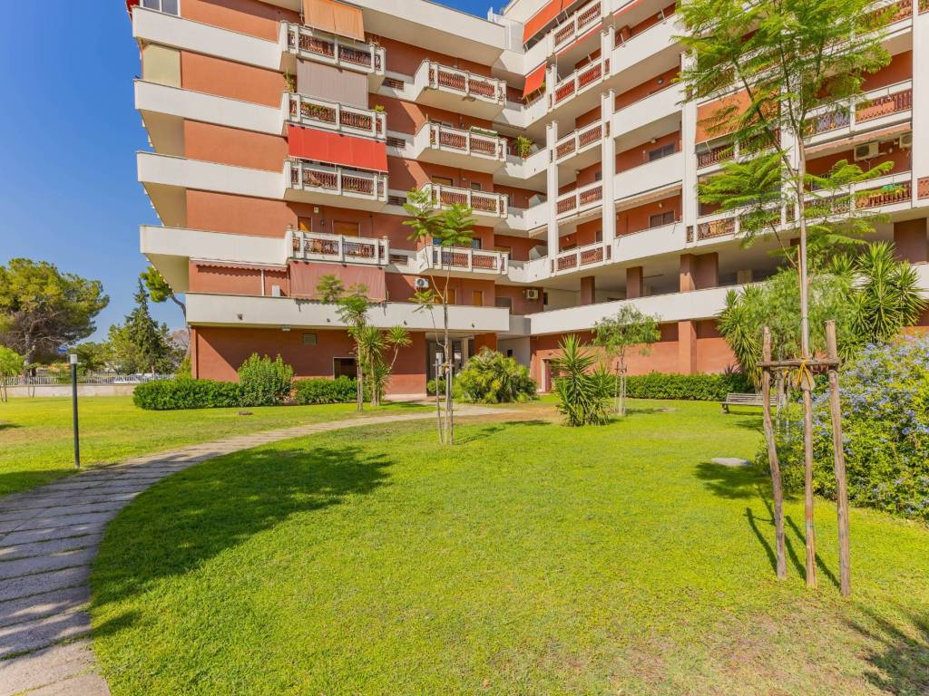Appartamento a Bari in Viale Luigi De Laurentis - Foto 4