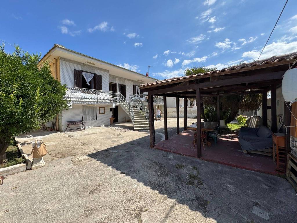 Appartamento a Castel volturno in Viale Lago Maggiore - Foto 3