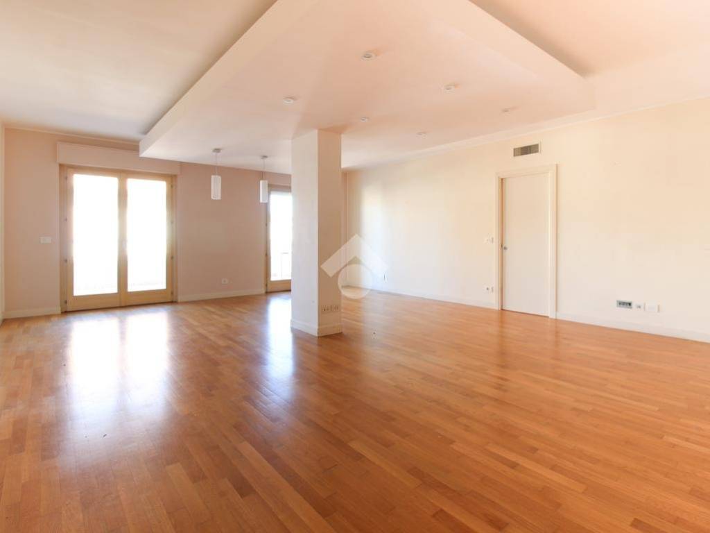 Appartamento a Roseto degli abruzzi in Via E. de Amicis, 132 - Foto 2