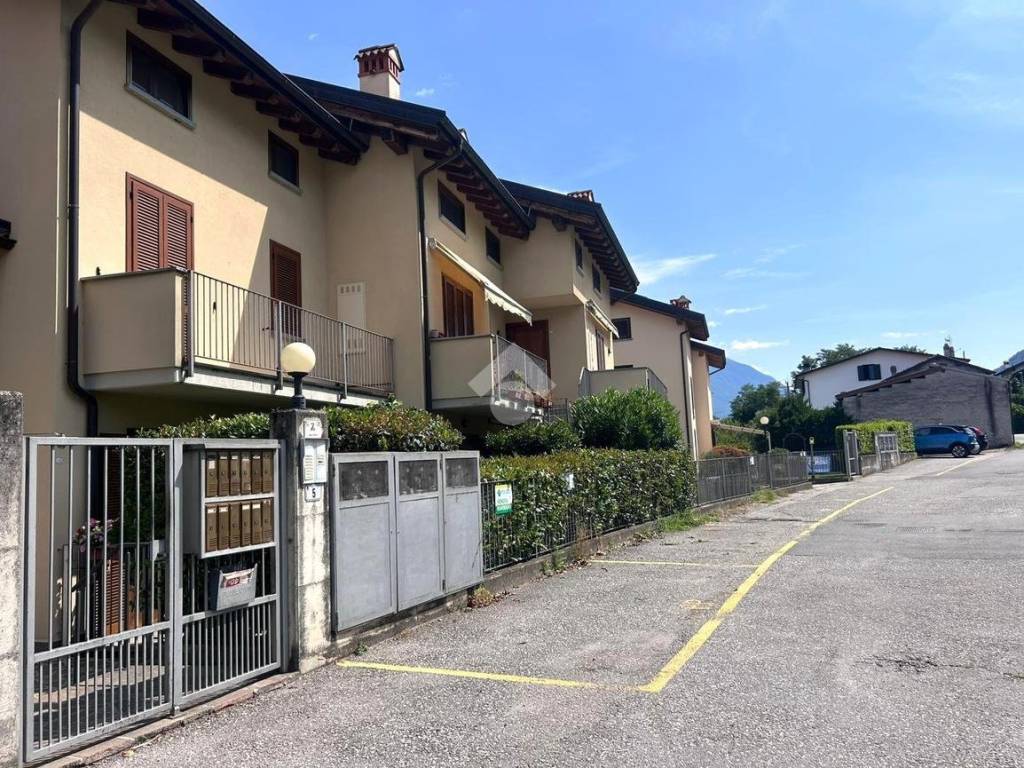 Appartamento a Colico in Via Famiglia Molinari, 5 - Foto 2