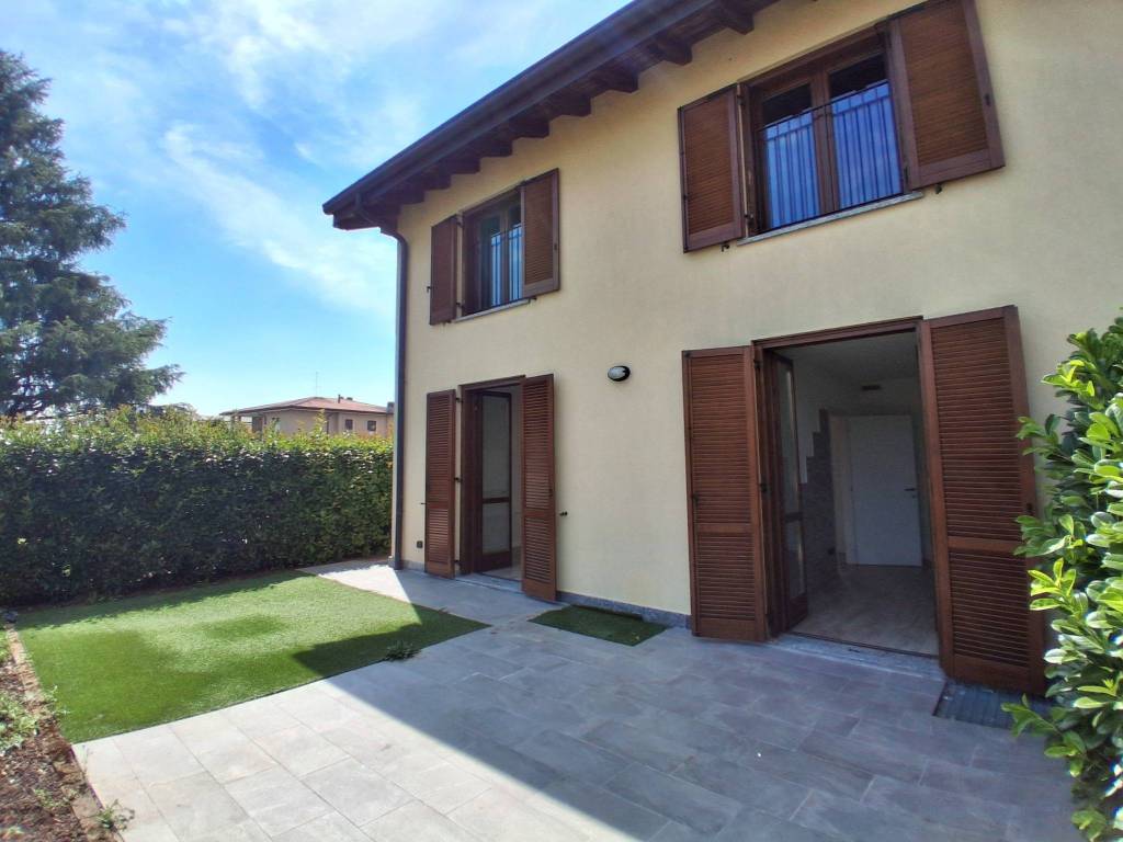 Villa a Casatenovo in Via Dante Alighieri - Foto 2