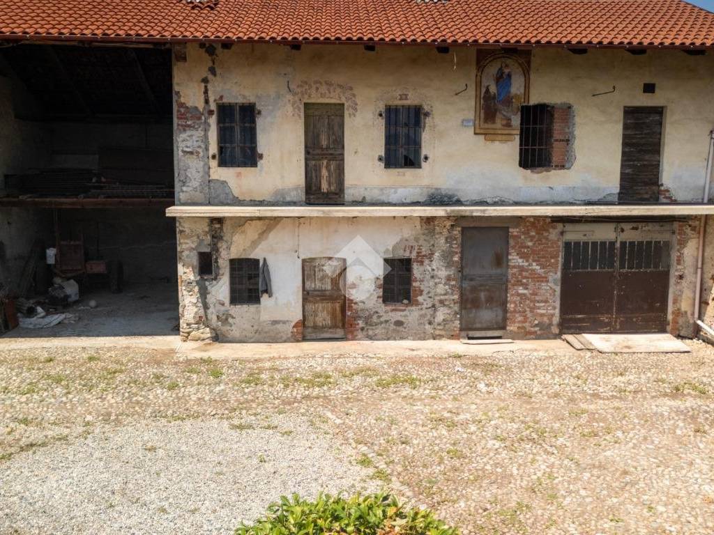 Casa indipendente a Revello in Via Servour, 26 - Foto 2