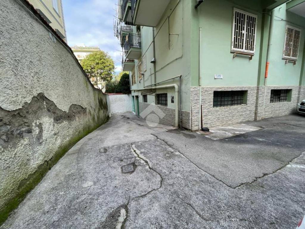 Box / garage a Portici in Via Guglielmo Marconi, 30 - Foto 2