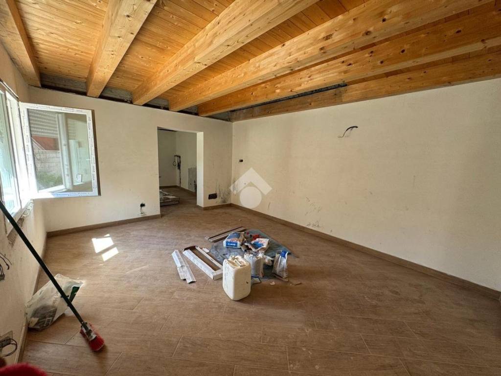 Casa indipendente a Avezzano in Via Molise - Foto 4