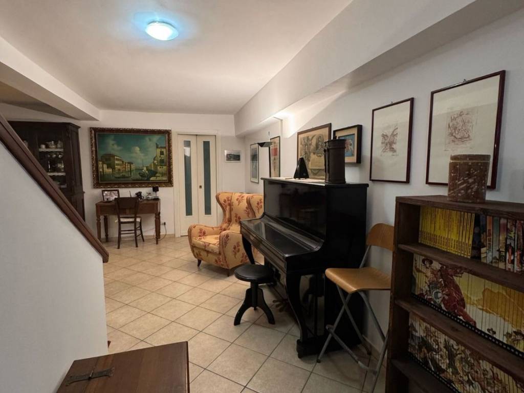 Villa a Aprilia in Via Sele - Foto 3