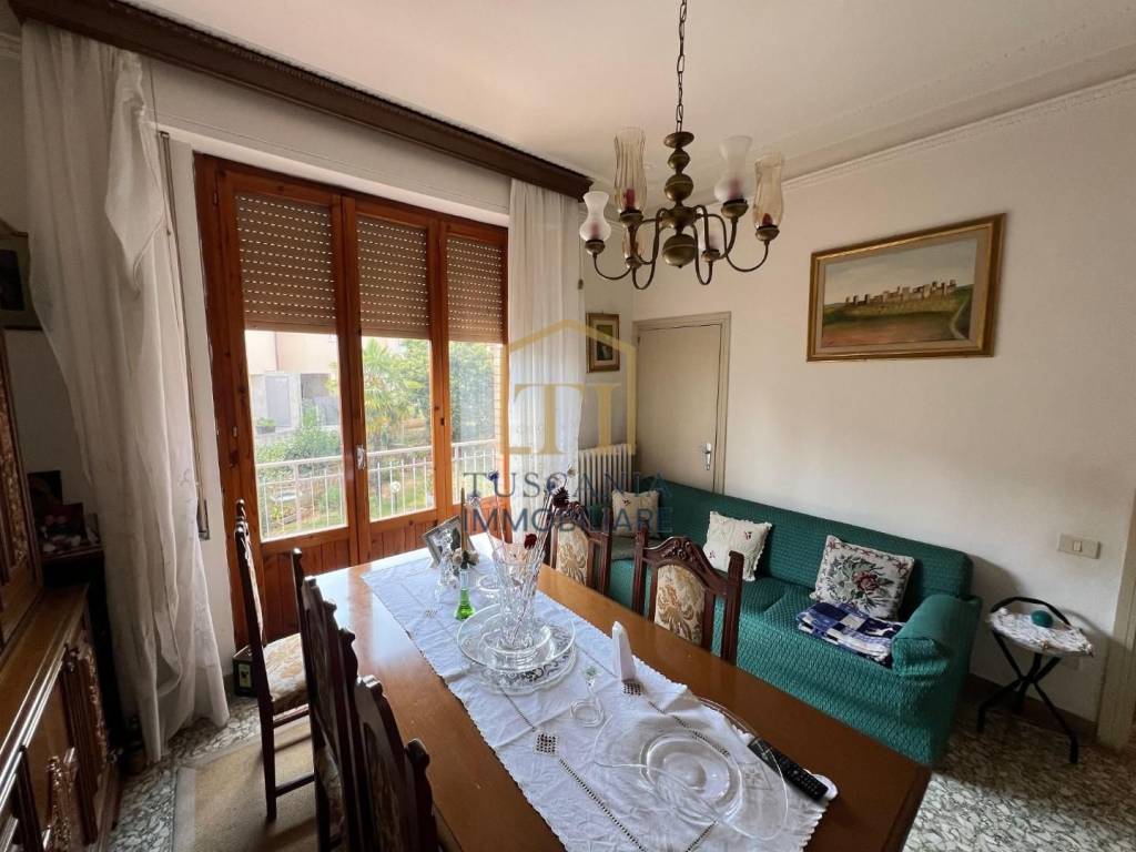 Appartamento a Colle di val d'elsa in Via Volterrana - Foto 2