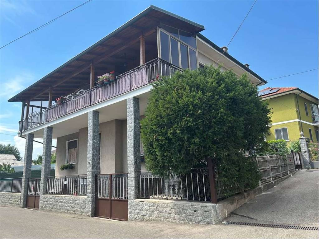 Casa indipendente a Trofarello in VIA DE AMICIS, 12 - Foto 2