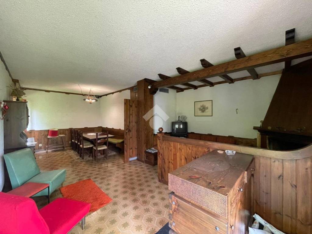 Villa a Ferrara di monte baldo in PIAZZA GENERAL CANTORE, 34 - Foto 3