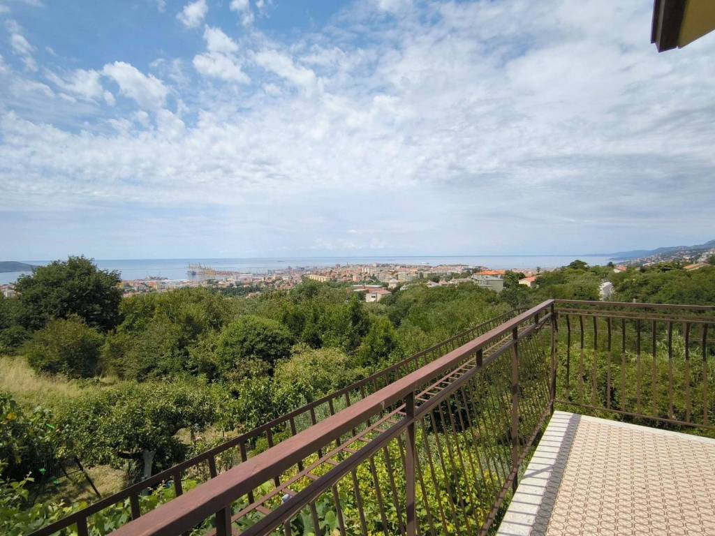 Villa a Trieste in Via Monte Carso, 7 - Foto 2