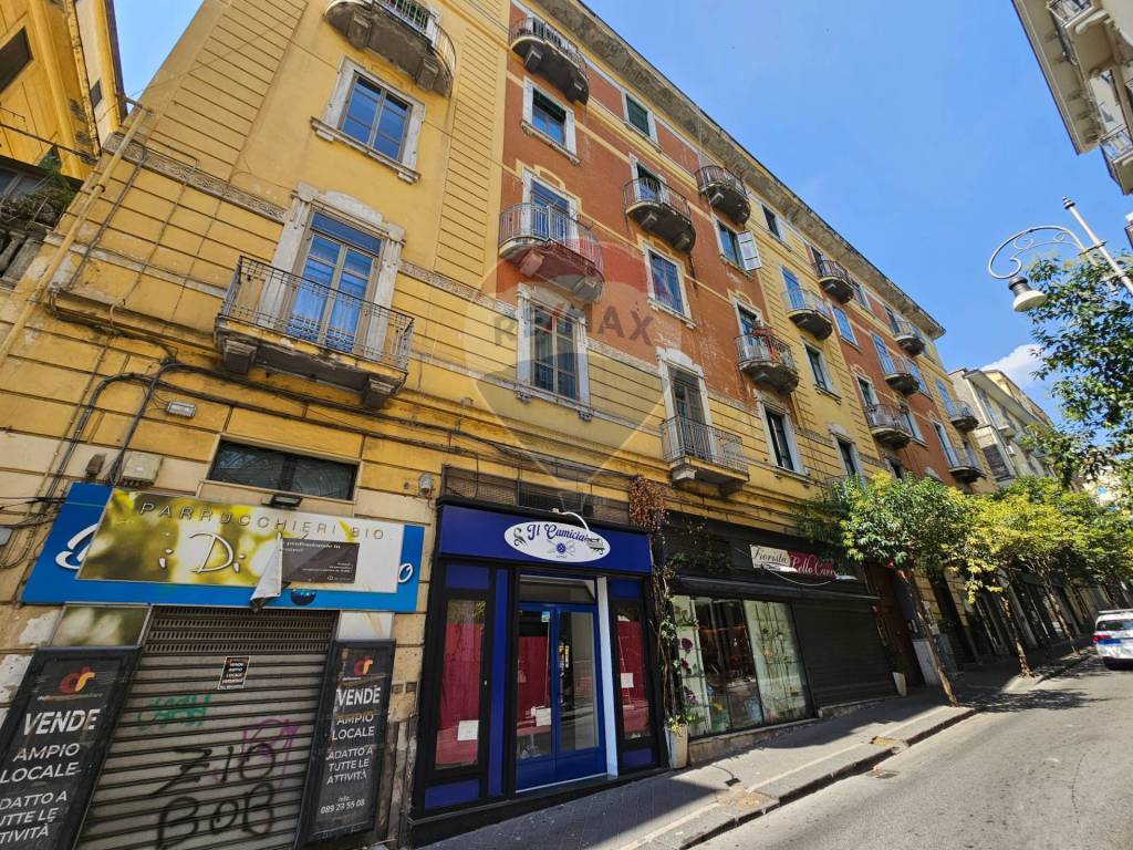 Appartamento a Salerno in Via Francesco Paolo Volpe, 37 - Foto 2