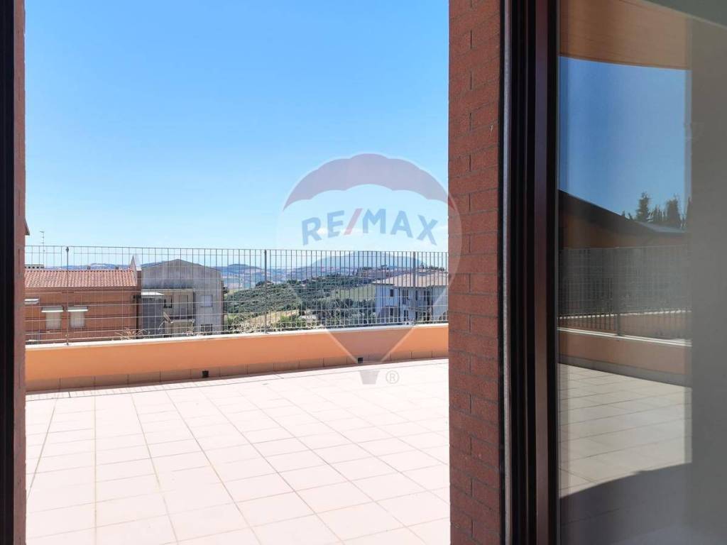 Appartamento a Recanati in Piazzale Menechen - Foto 2