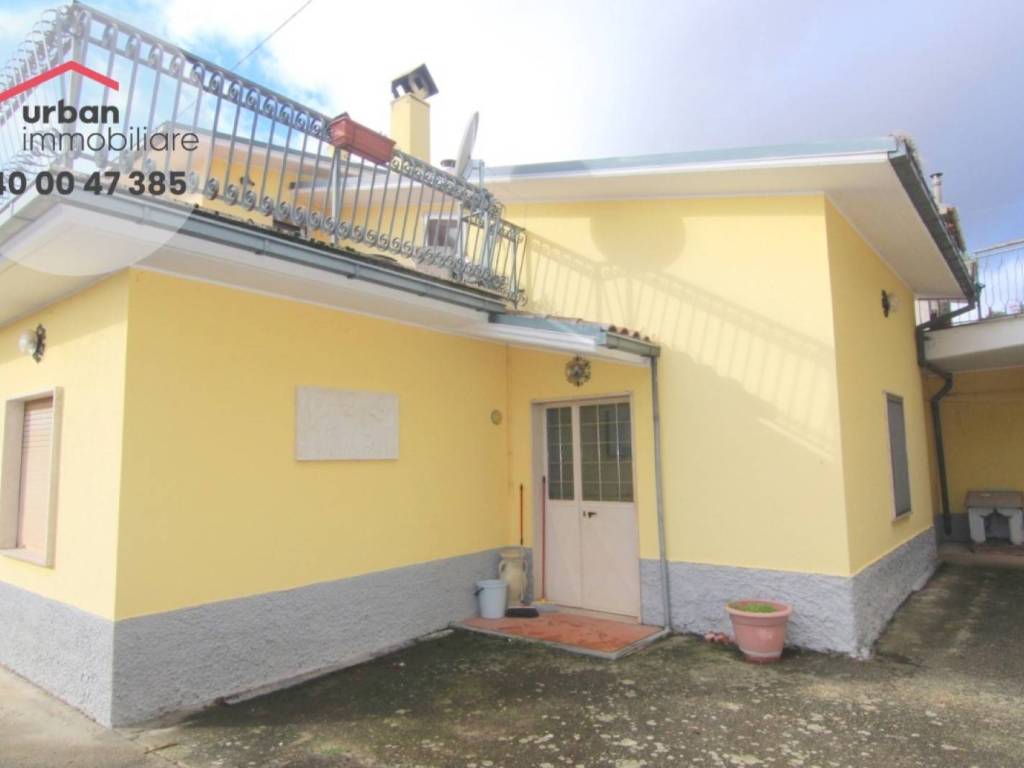 Casa indipendente a L'aquila in Piazza Aricavallo - Foto 4