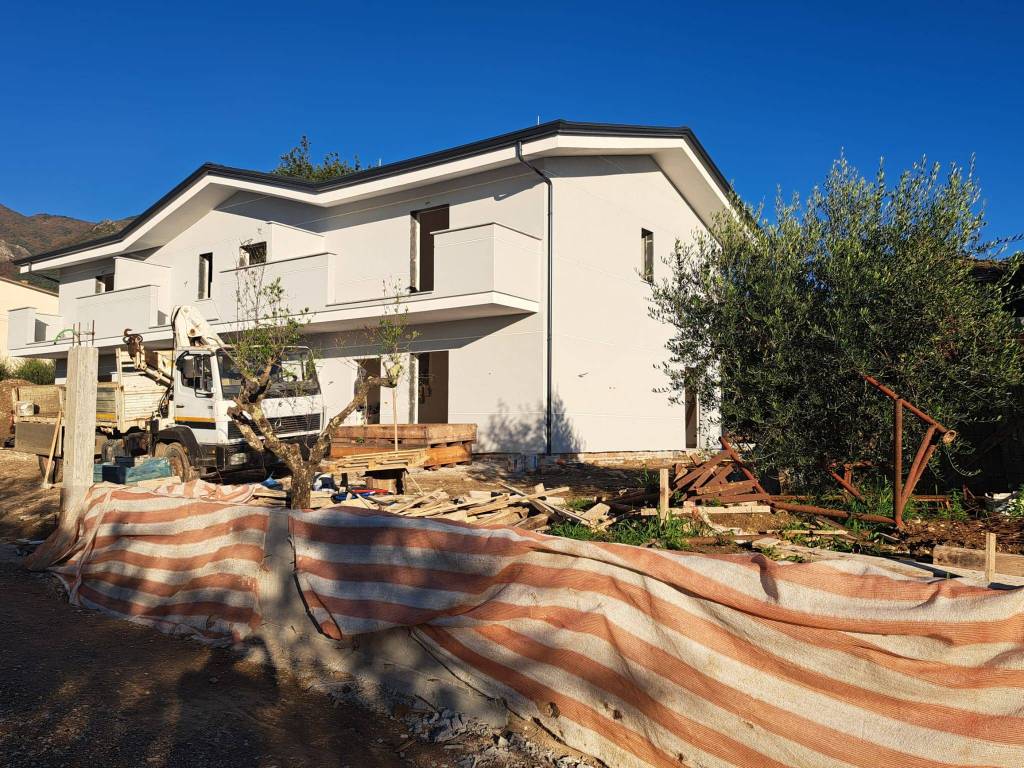 Villa a Cervaro in Via Sprumaro, snc - Foto 2