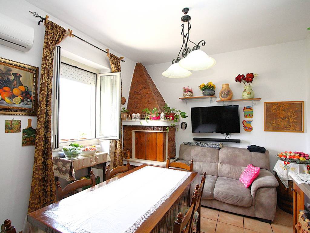 Casa indipendente a Matino in Via Francesco Crispi - Foto 2