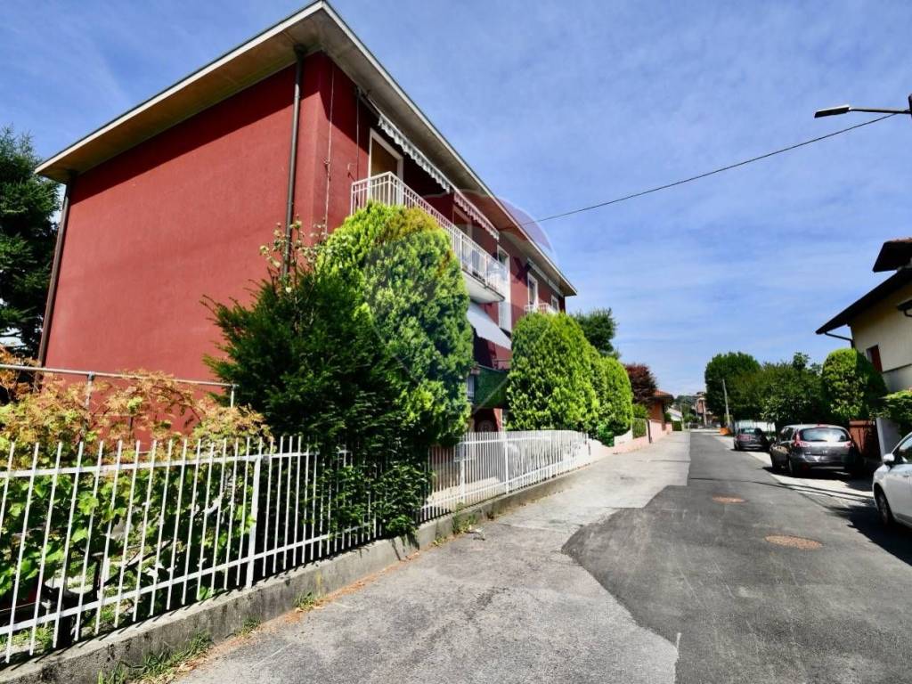 Appartamento a Cassano magnago in VIA TOSCANINI, 4 - Foto 2