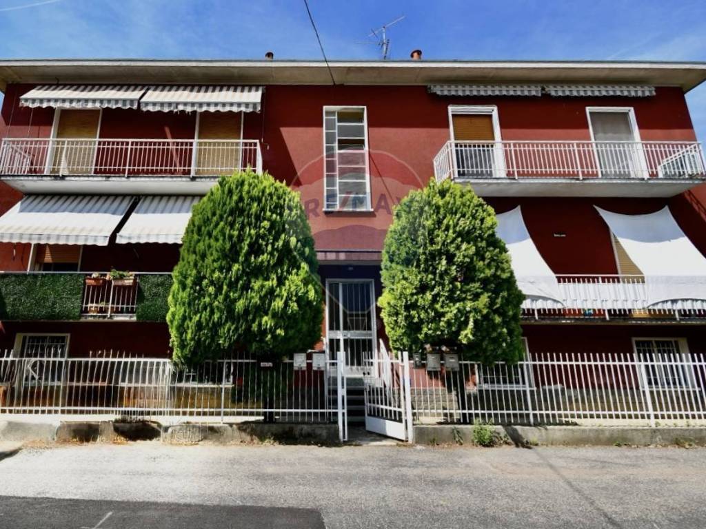 Appartamento a Cassano magnago in VIA TOSCANINI, 4 - Foto 3
