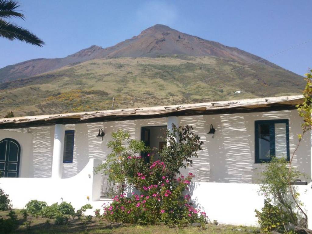 Villa a Lipari in Via Scari Sopra Lena - Foto 2