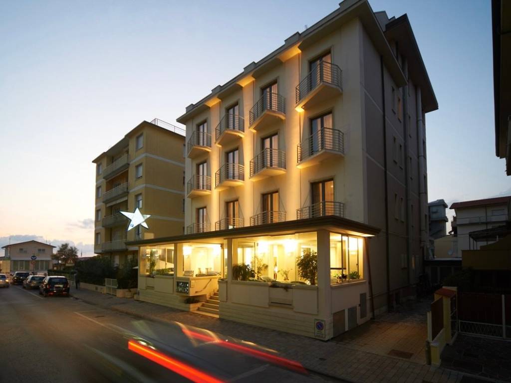 Palazzo / stabile a Camaiore in Via Ermenegildo Pistelli, 134 - Foto 3