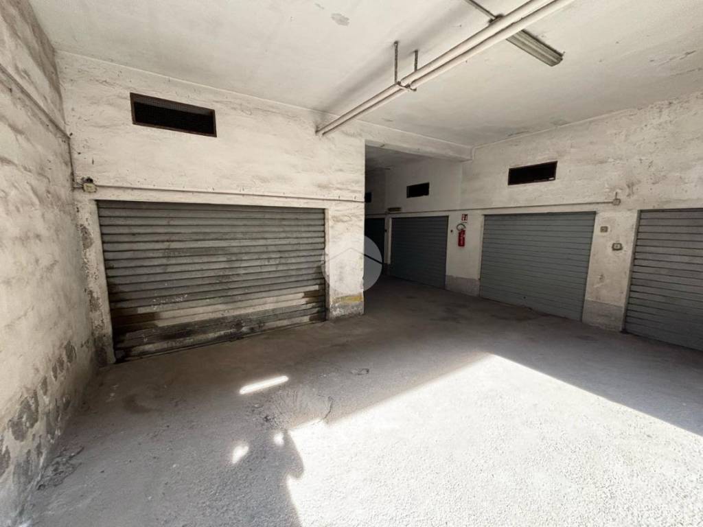 Box / garage a San giorgio a cremano in Via Giuseppe Mazzini, 13 - Foto 5