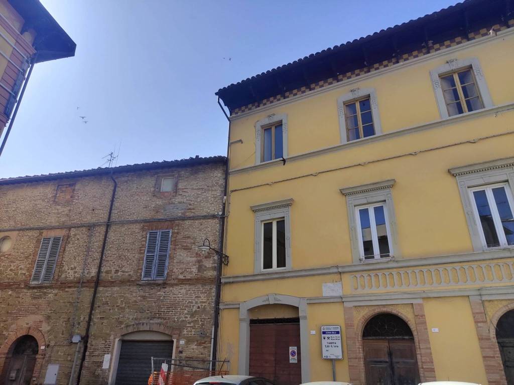 Casa indipendente a Tolentino in Piazza Giuseppe Mazzini - Foto 2