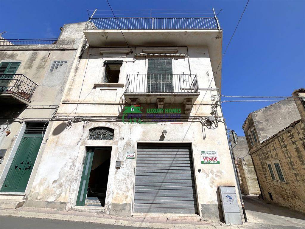 Casa indipendente a Modica in Corso Vittorio Emanuele, 92 - Foto 3