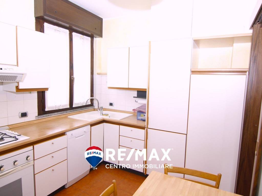 Appartamento a Arcisate in Via Camillo Benso di Cavour - Foto 5