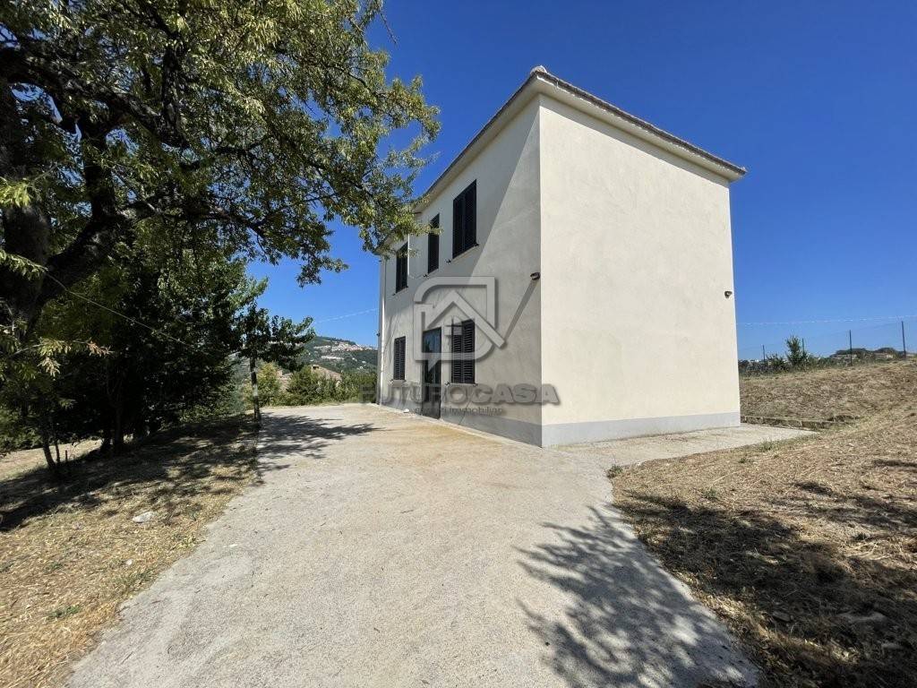 Casa indipendente a Ariano irpino in Contrada Vascavino - Foto 4