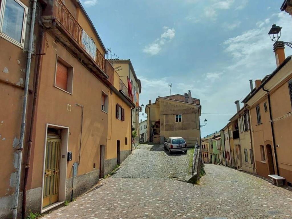 Casa indipendente a Pescolanciano in Via Marconi, 76 - Foto 3