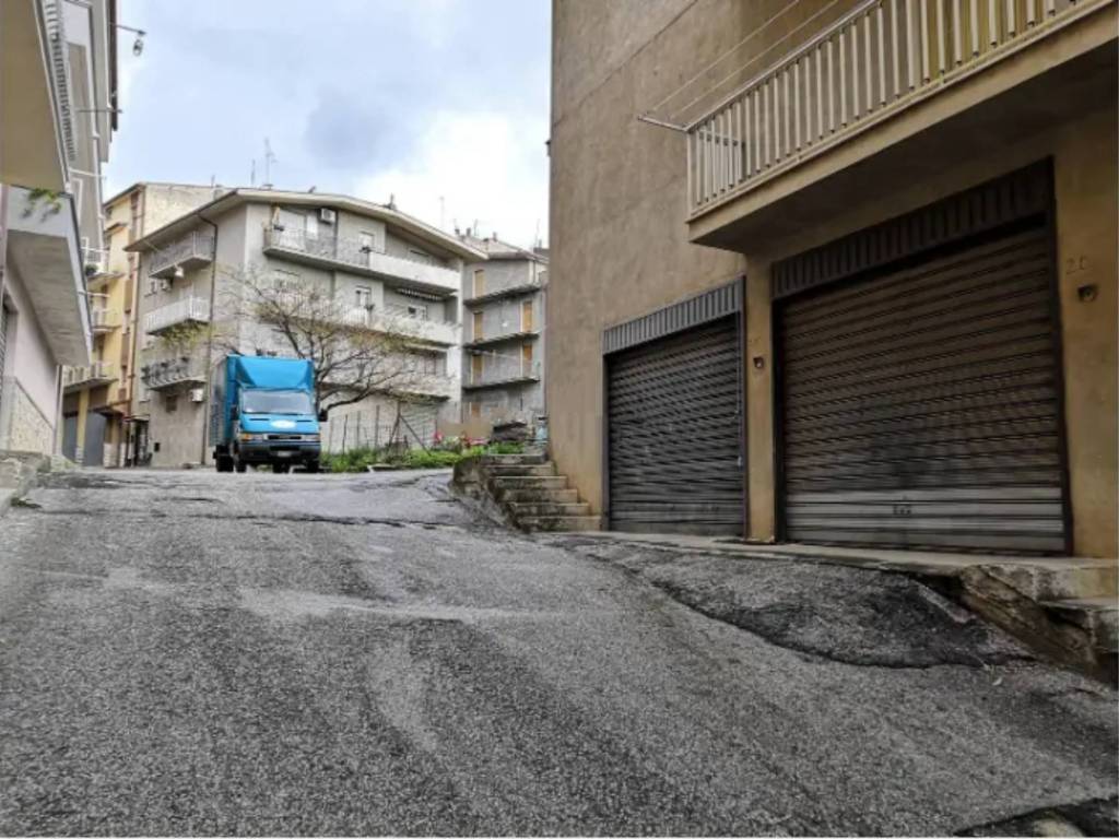 Appartamento a Cagnano varano in Via Angelo Fraccacreta - Foto 5